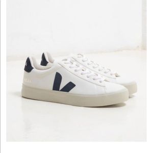 BRAND NEW WOMENS VEJA SNEAKERS